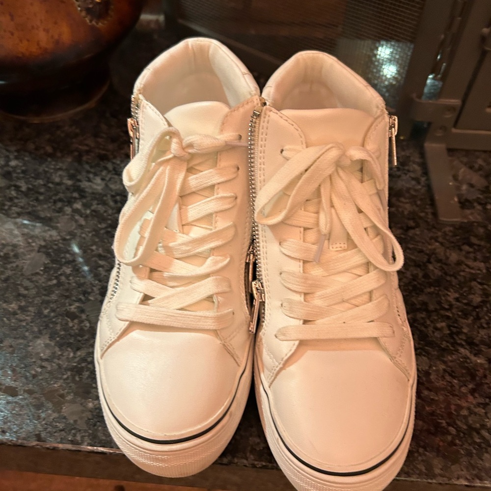 Steve Madden white wedge shoes with zippers. Worn once. Brand new looking.